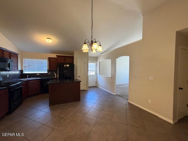 Building Photo - 4652 Lorenzo Ponce Dr