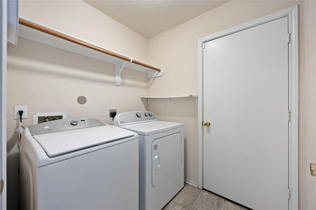 Building Photo - 29319 Alba Rose Dr