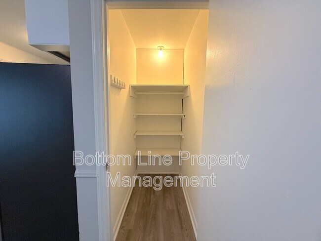 Building Photo - 3315 Wiseman Dr