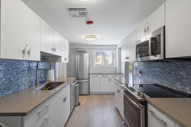 Building Photo - 4740 S Ocean Blvd