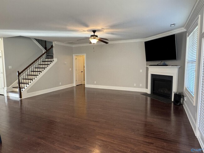 Building Photo - 5 Brown Tulip Dr