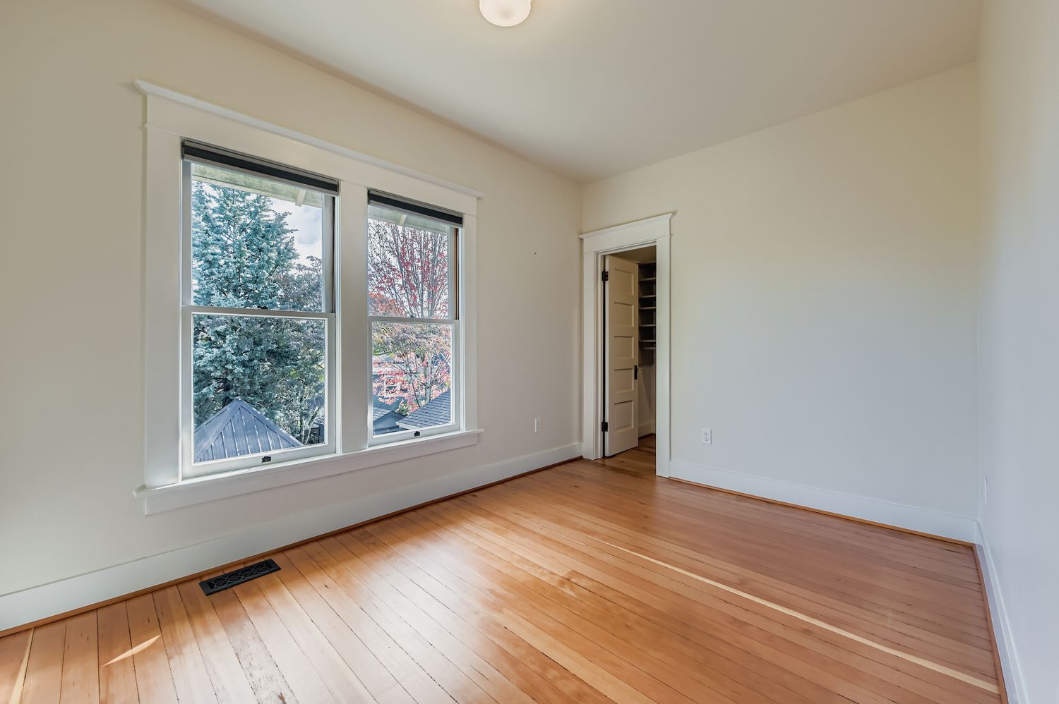 Bedroom 3 empty - 4904 NE 16th Ave