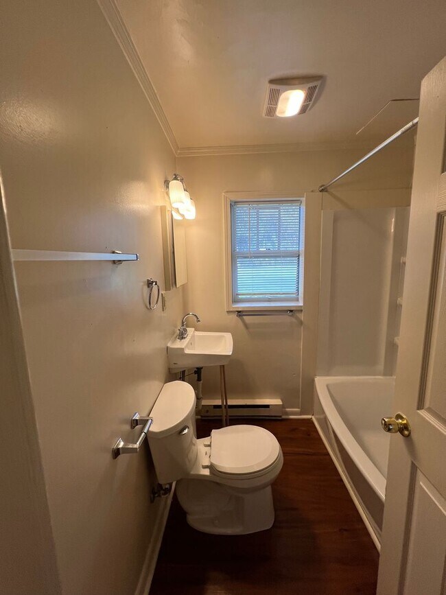 Building Photo - 125-131 N West St