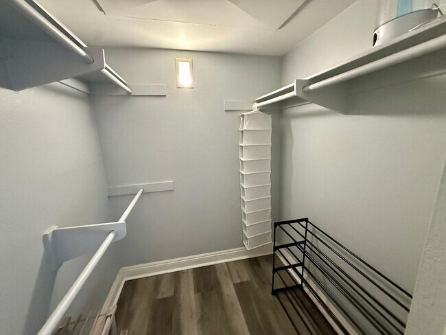 Building Photo - Spacious and Modern 2BR Condo in UTC, San Diego