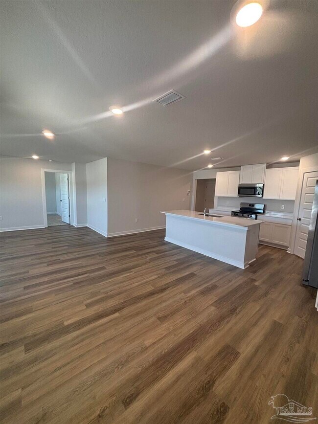 Building Photo - 111 Anhinga St