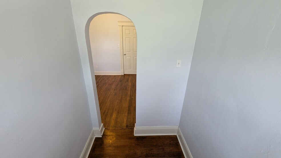 Building Photo - 2257 Scottwood Ave