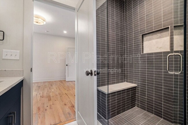 Building Photo - 1081 Hill St SE