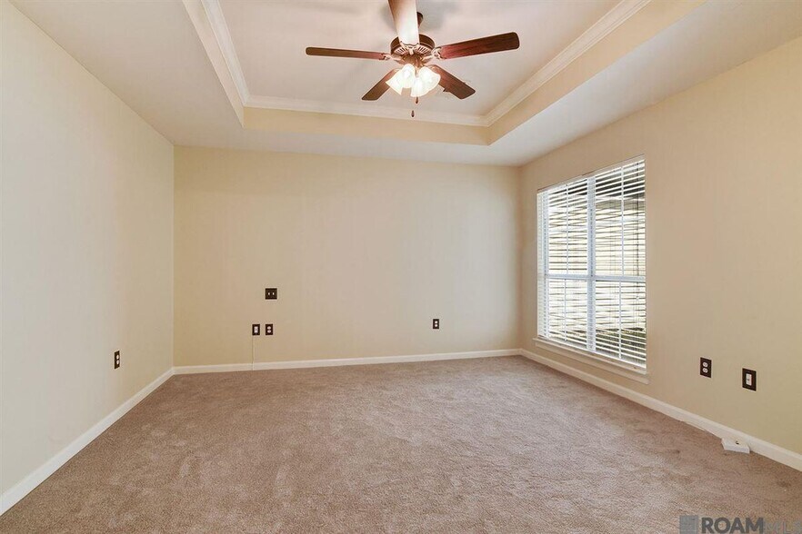 Building Photo - 5156 Stumberg Ln