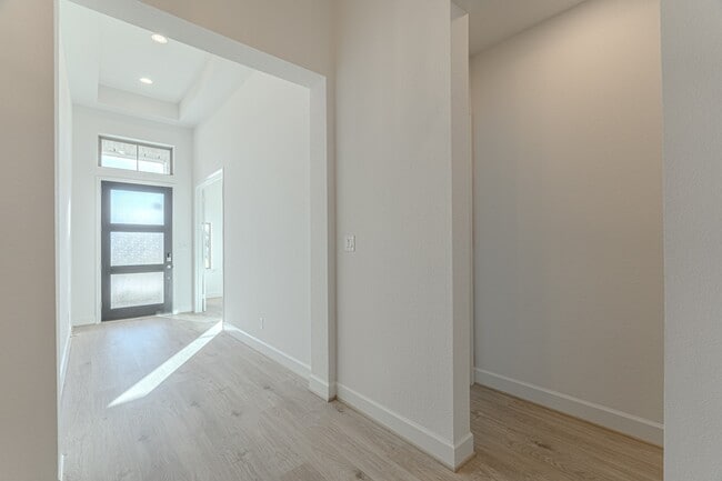 Building Photo - 15910 Mahogany Mist Dr