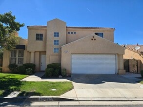 Building Photo - 40137 La Cota Dr