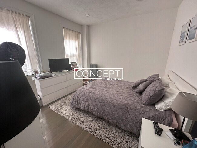 Building Photo - 111 Park Dr