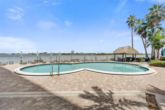 Building Photo - 10350 W Bay Harbor Dr