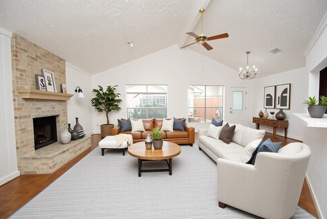 Building Photo - 16311 La Luna Dr