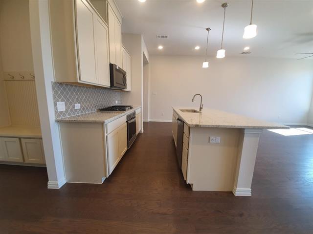 Building Photo - 8286 Primrose Wy