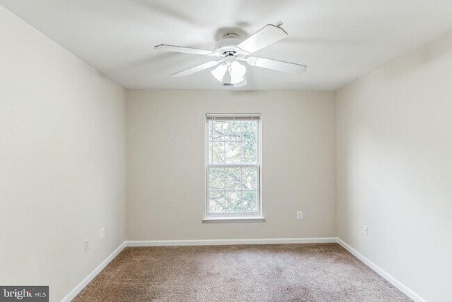 Building Photo - 8711 Spring Brook Way