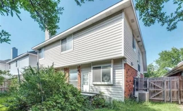 Building Photo - 1112 Canoe Ln