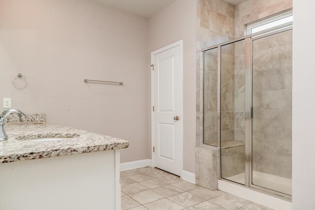 Building Photo - 1208 Ficus Dr