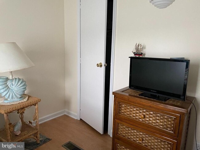 Building Photo - 25940 Starboard Dr