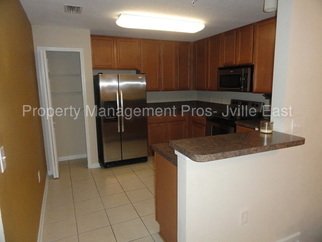 Building Photo - 7067 Deer Lodge Cir