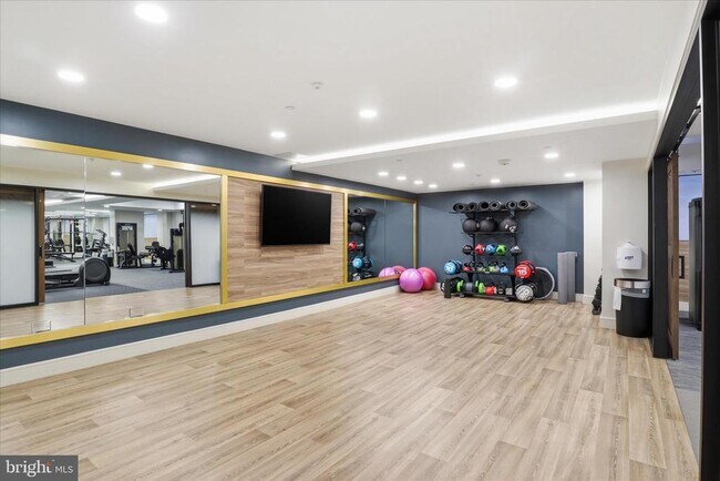 Building Photo - 631 D St NW