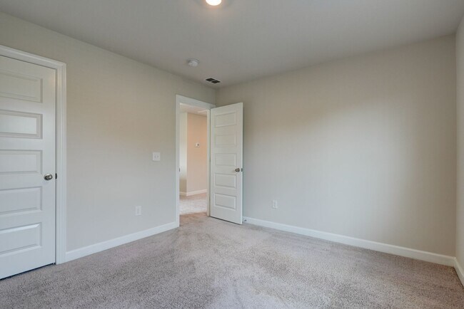 Building Photo - 123 Mainsail Wy