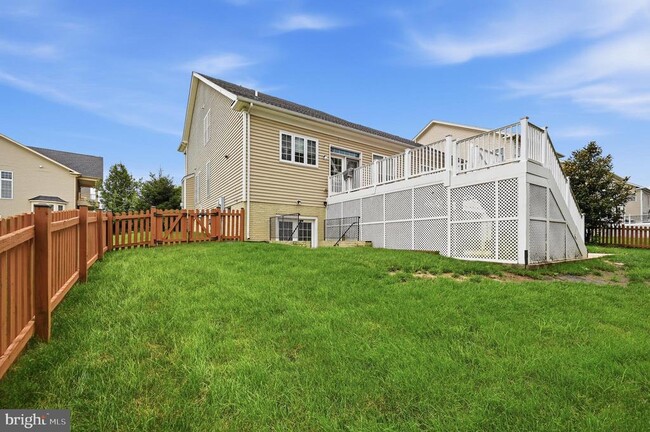 Building Photo - 24267 Purple Finch Dr