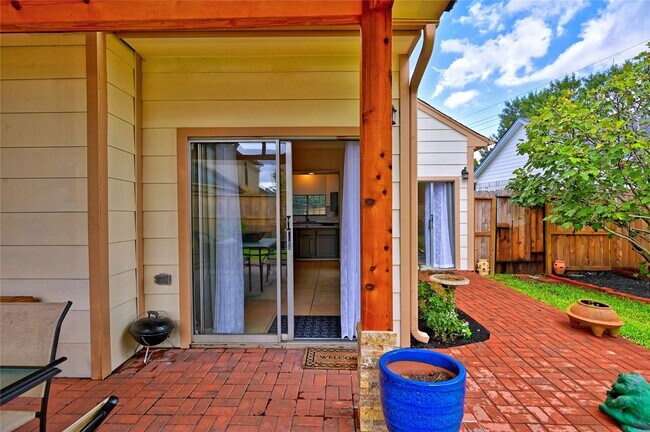Building Photo - 7407 Creekfield Dr