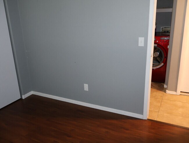 Building Photo - Single Story remodeled home