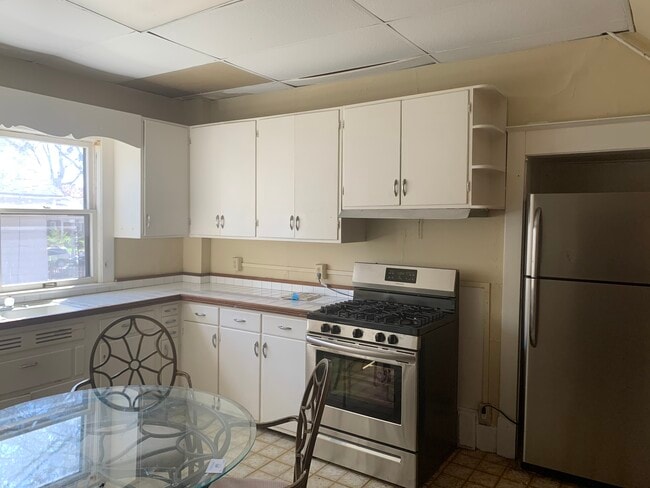 Building Photo - 205 N Busey Ave