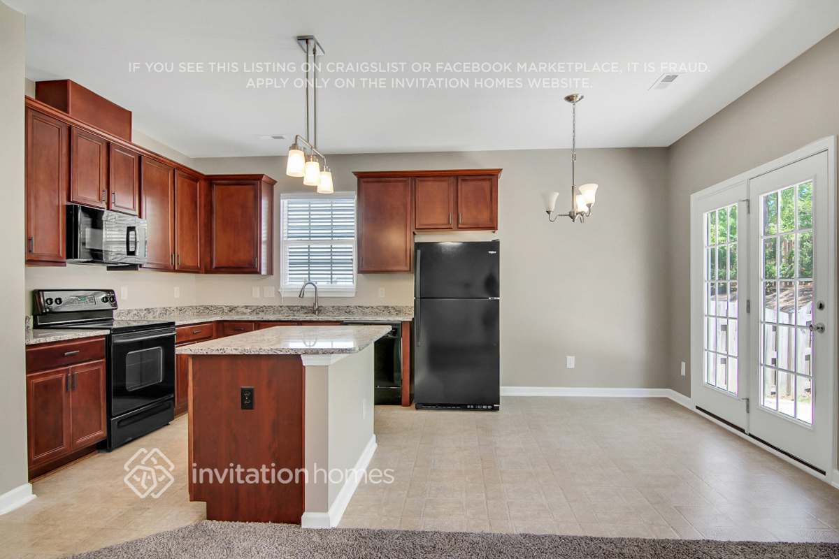 Building Photo - 635 Ashbrittle Dr