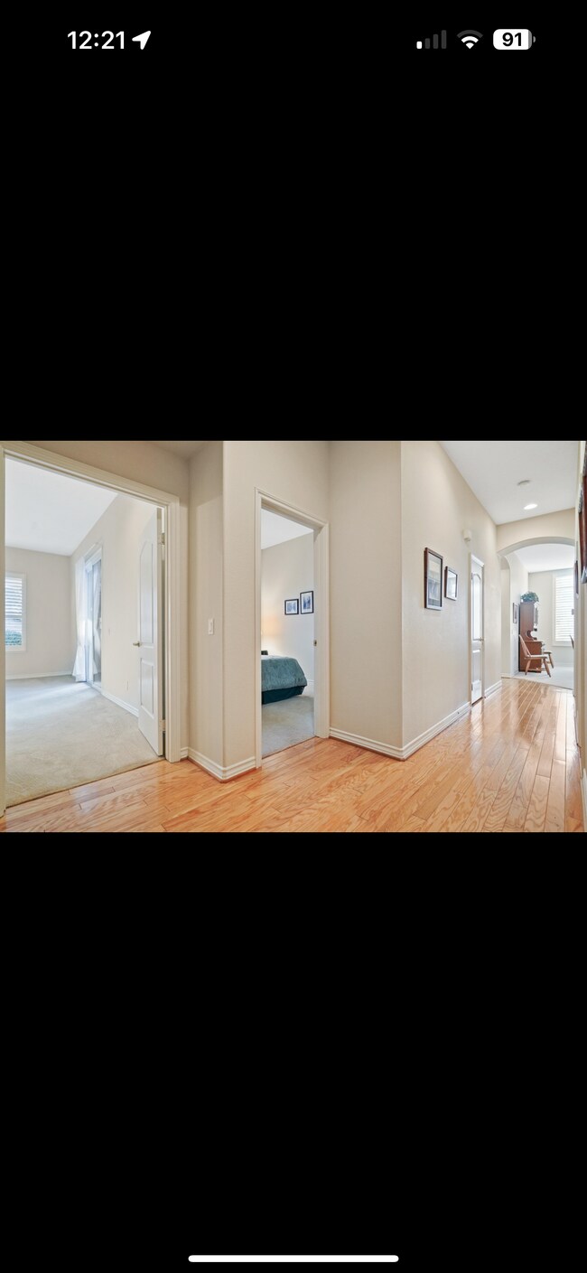 Building Photo - 4696 Via Grande