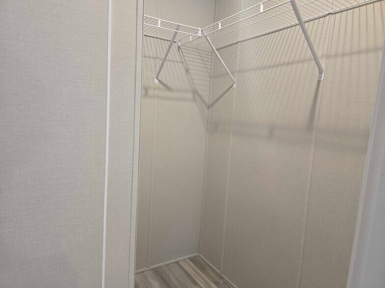 Building Photo - 52962 N Yorktown Ct