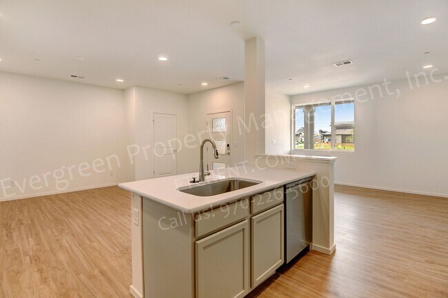 Building Photo - 4954 Denys Dr.