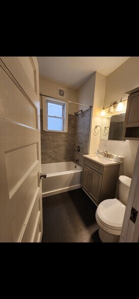 Bathroom - 10 Barclay St