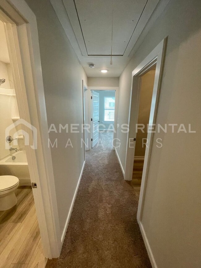 Building Photo - 286 Shiloh Creek Dr