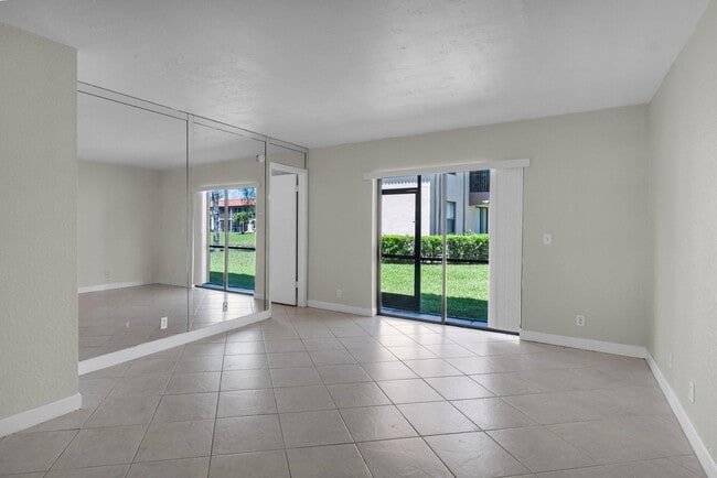 Building Photo - 21911 Lake Forest Cir