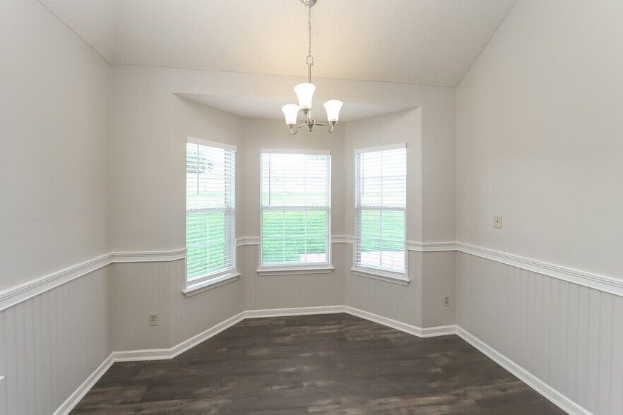 Building Photo - 7764 Bramble Ln