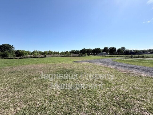 Building Photo - 7775 LA-1133