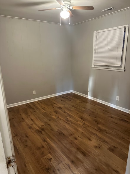 Building Photo - 123 S Sam Davis Ave