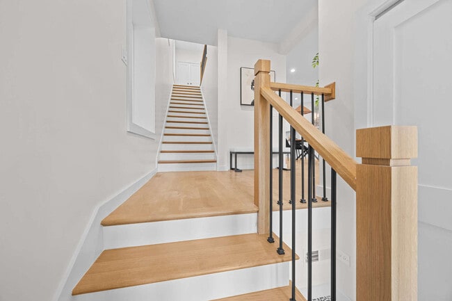 Building Photo - 4437 N Whipple St