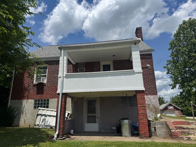 Building Photo - 701 Mehaffey St