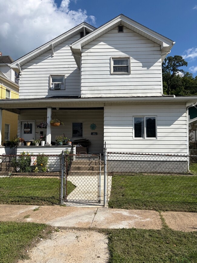 Building Photo - 2196 Marshall Ave