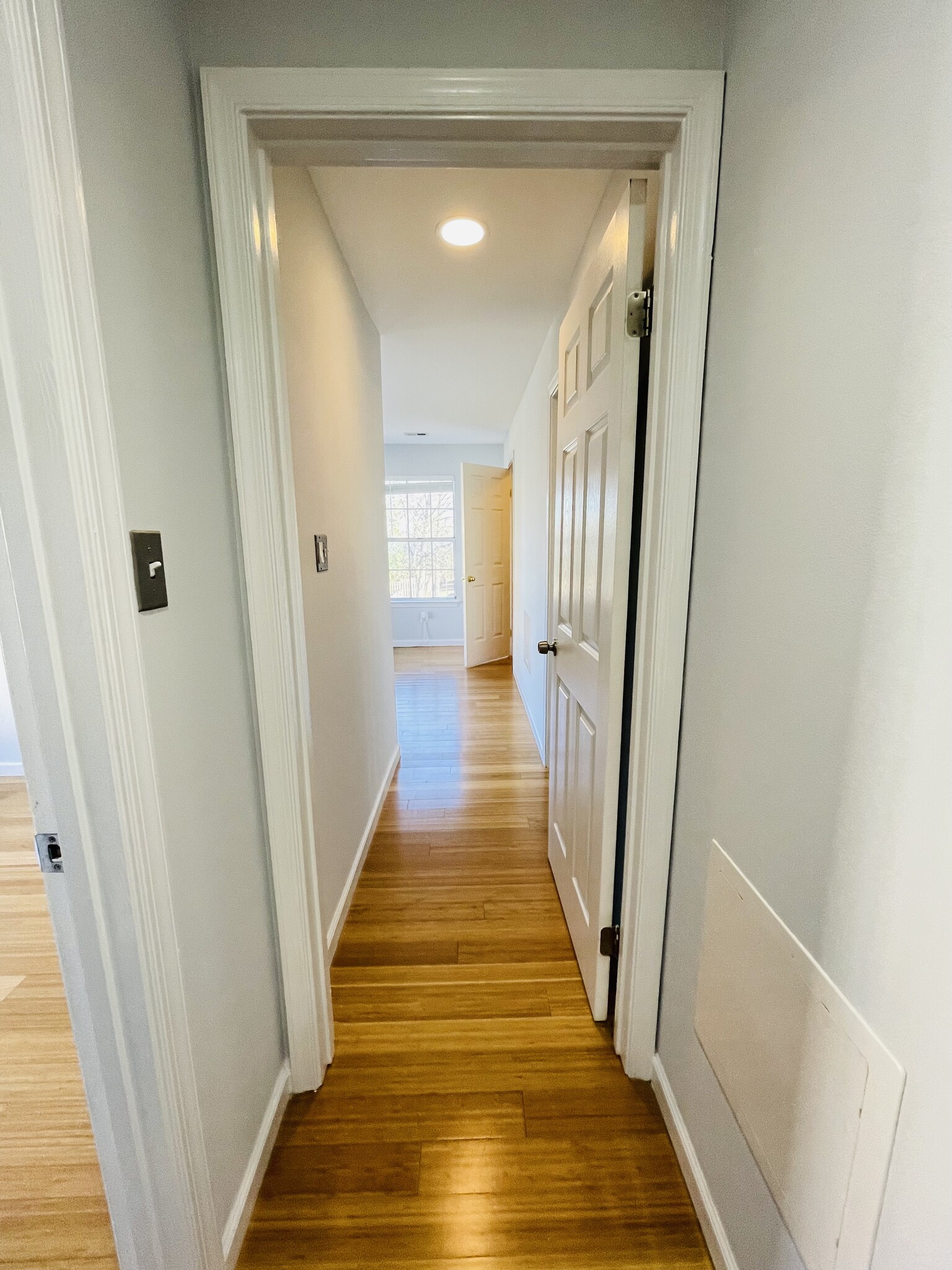 hallway entrance to master - 6423 Richmond Hwy