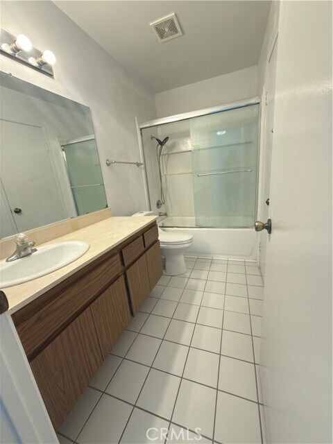 Building Photo - 13 Eastmont