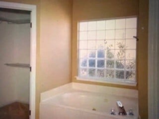 Building Photo - 142 Calumet Dr