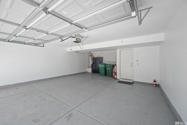 Building Photo - 2490 Eastshore Dr.