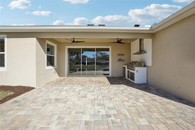 Building Photo - 10747 Laxer Cay Loop