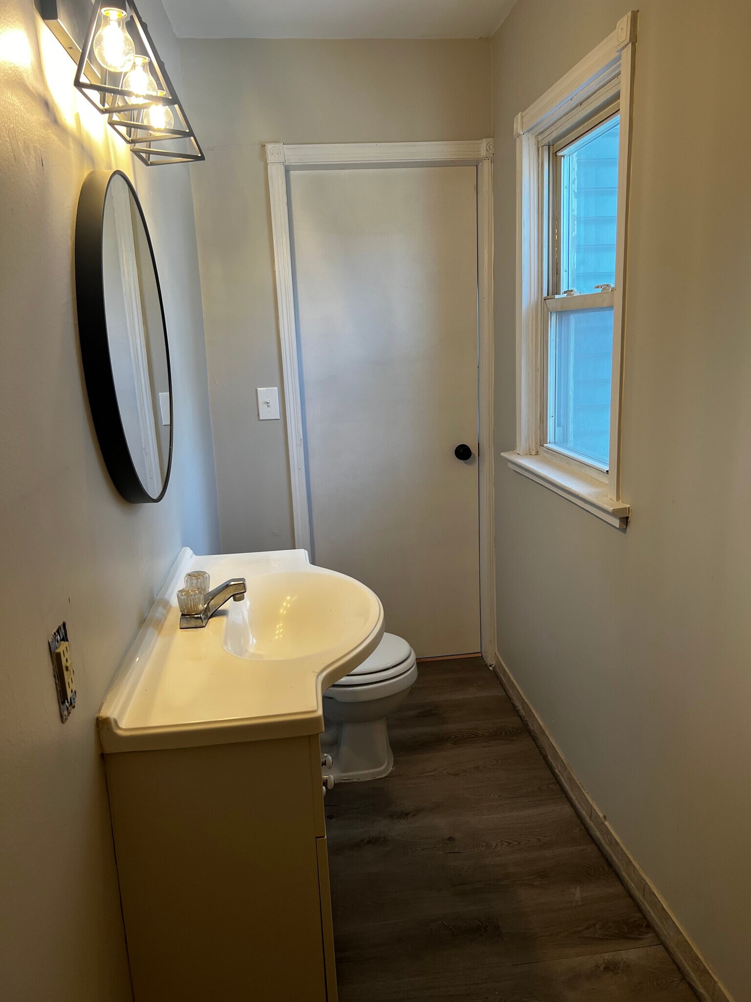 Building Photo - 125 Litchfield Ave SE