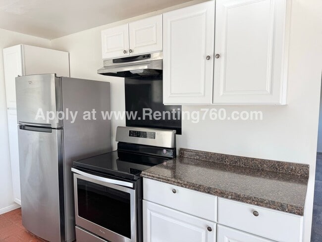 Building Photo - Cozy Cabin On The Hill