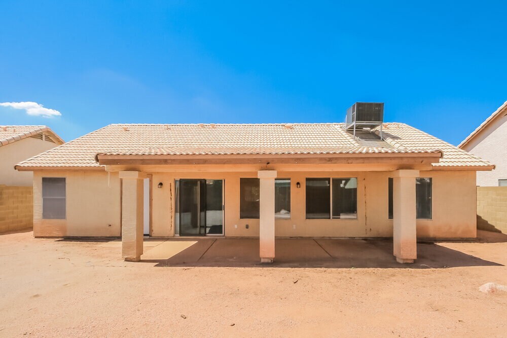Building Photo - 4119 E San Pedro Ave